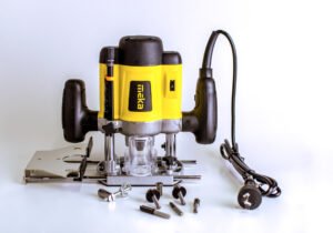 FRESADORA 1200W 11500/13000RPM MEKA VPER1026 - Imagen 4